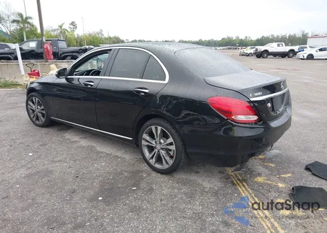 2016 Mercedes-Benz C 300 4Matic из США, поврежденный, VIN 55SWF4KB3GU099485